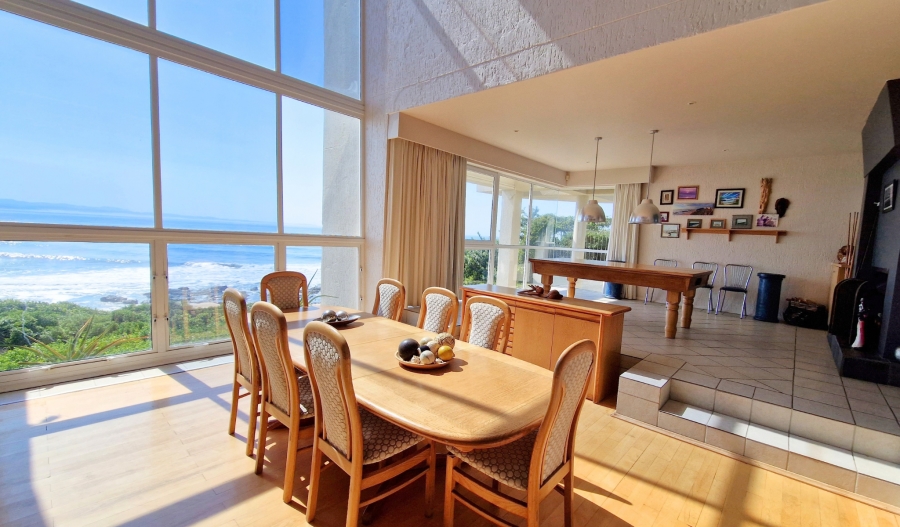 7 Bedroom Property for Sale in Wavecrest Eastern Cape